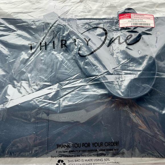 Thirty-One Signature tote in Navy - Picture 4 of 4